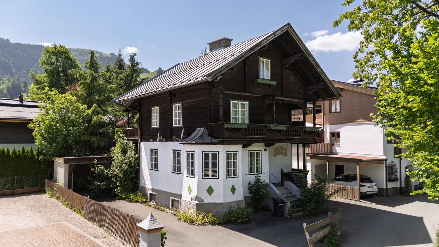 Charmantes Landhaus in erstklassiger Lage mit  Entwicklungspotenzial und einzigartigem Streif-Panorama - Touristisch vermietbar