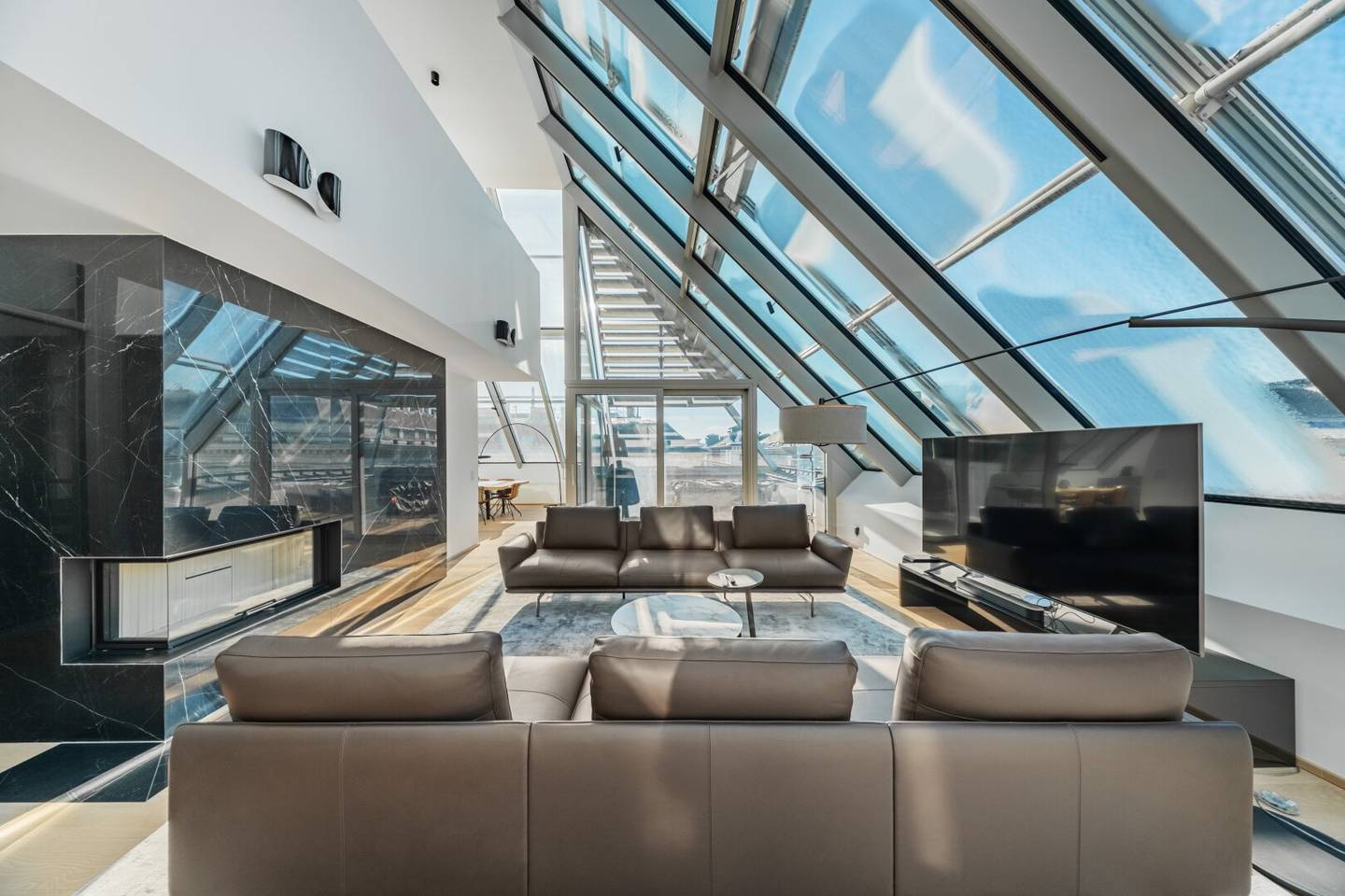Penthouse zwischen Rathaus & Parlament