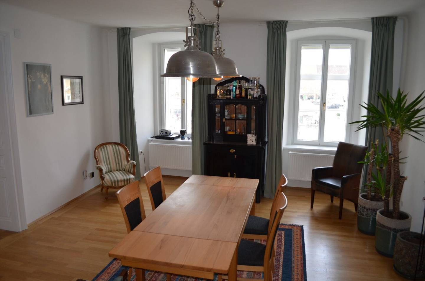 Stilvolles Wohnen in zentraler Lage - Altbau