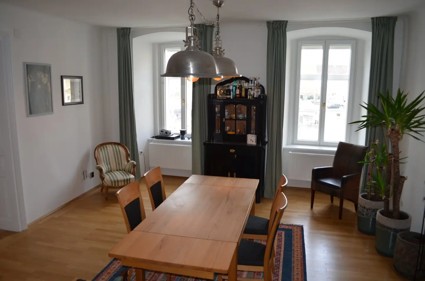 Stilvolles Wohnen in zentraler Lage - Altbau