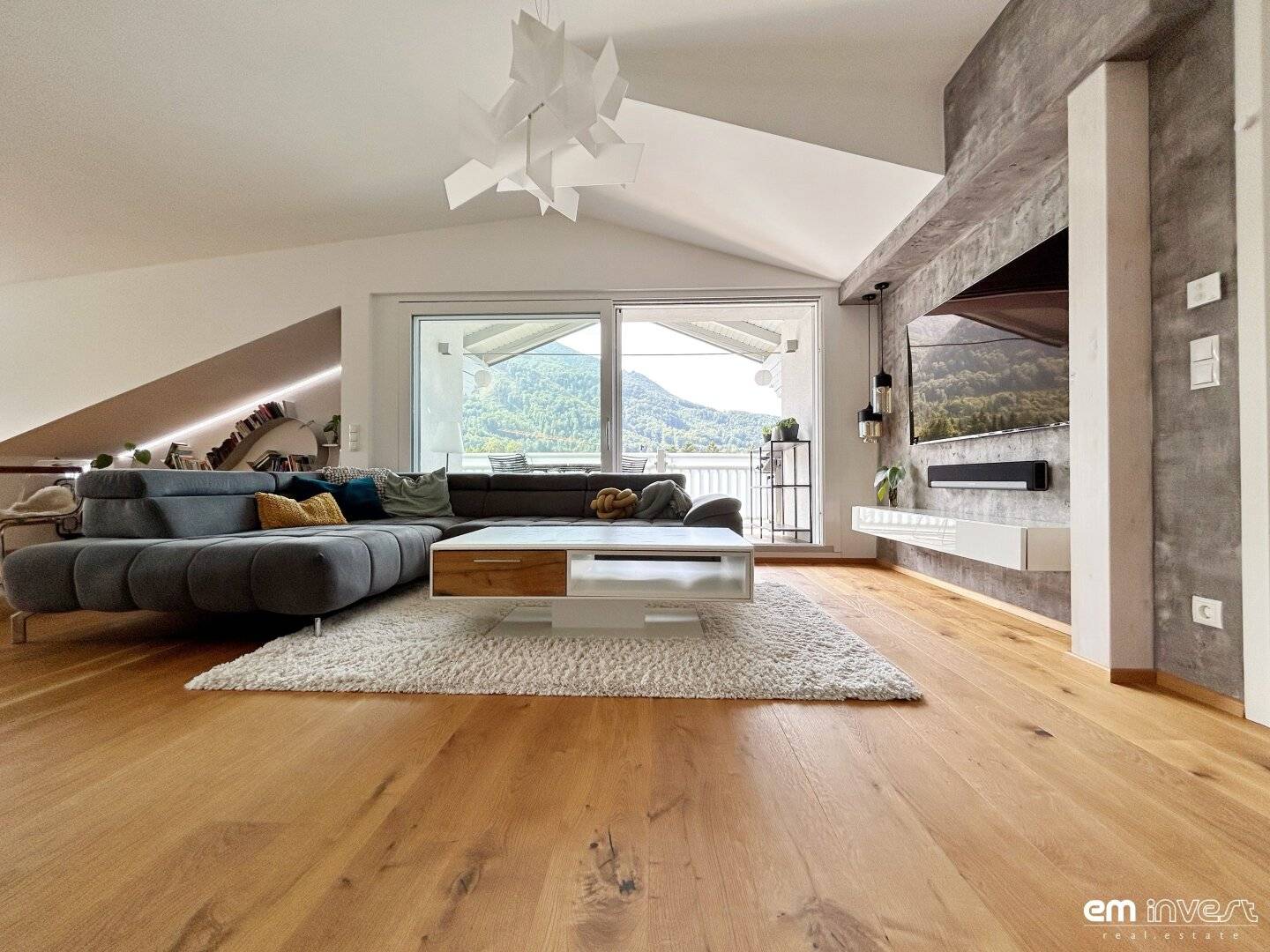 ZWEITWOHNSITZ!  Exklusive 4 Zi-Dachgeschosswohnung mit traumhafter Terrasse und einzigartigem Gaisbergblick