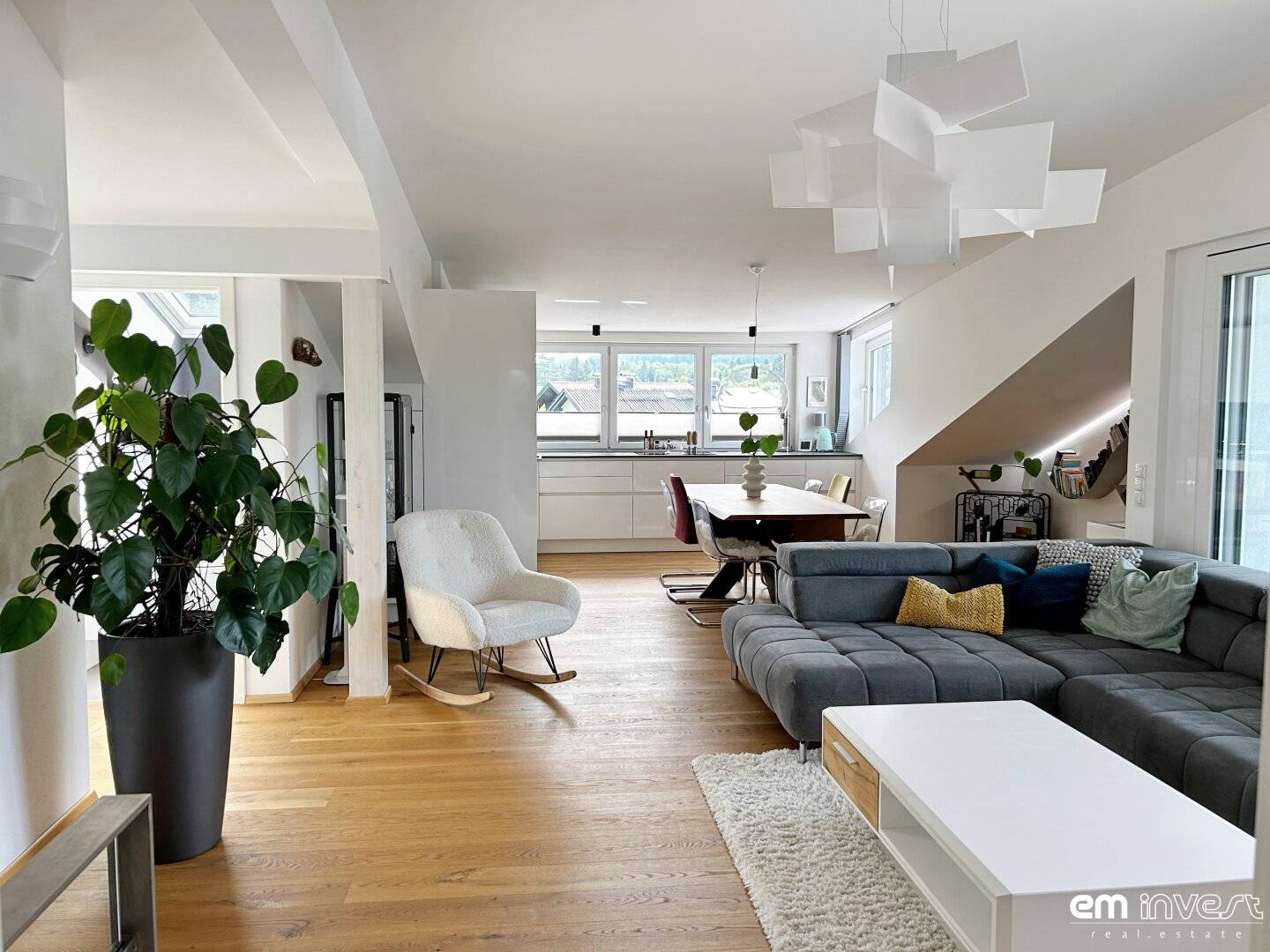 ZWEITWOHNSITZ!  Exklusive 4 Zi-Dachgeschosswohnung mit traumhafter Terrasse und einzigartigem Gaisbergblick