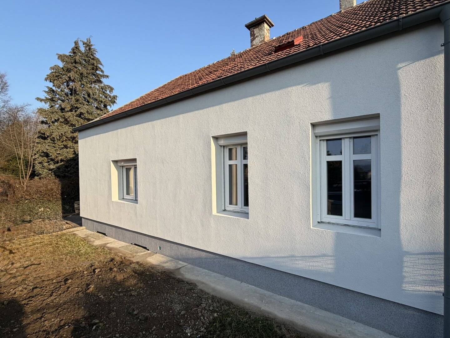 Doppelhaushälfte am Stadtrand mit großem Garten, sofort bezugsfertig