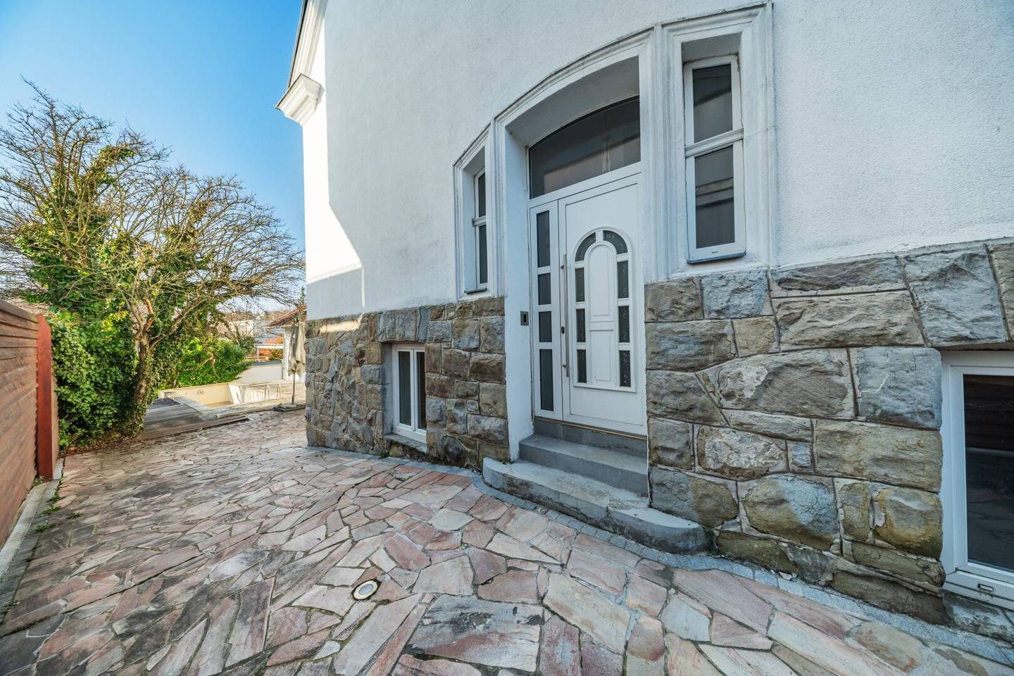 Gründerzeitvilla mit Erweiterungsbau & Pool