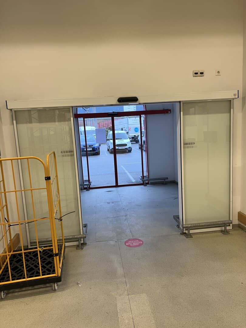 Großzügige Gewerbefläche im Erdgeschoss