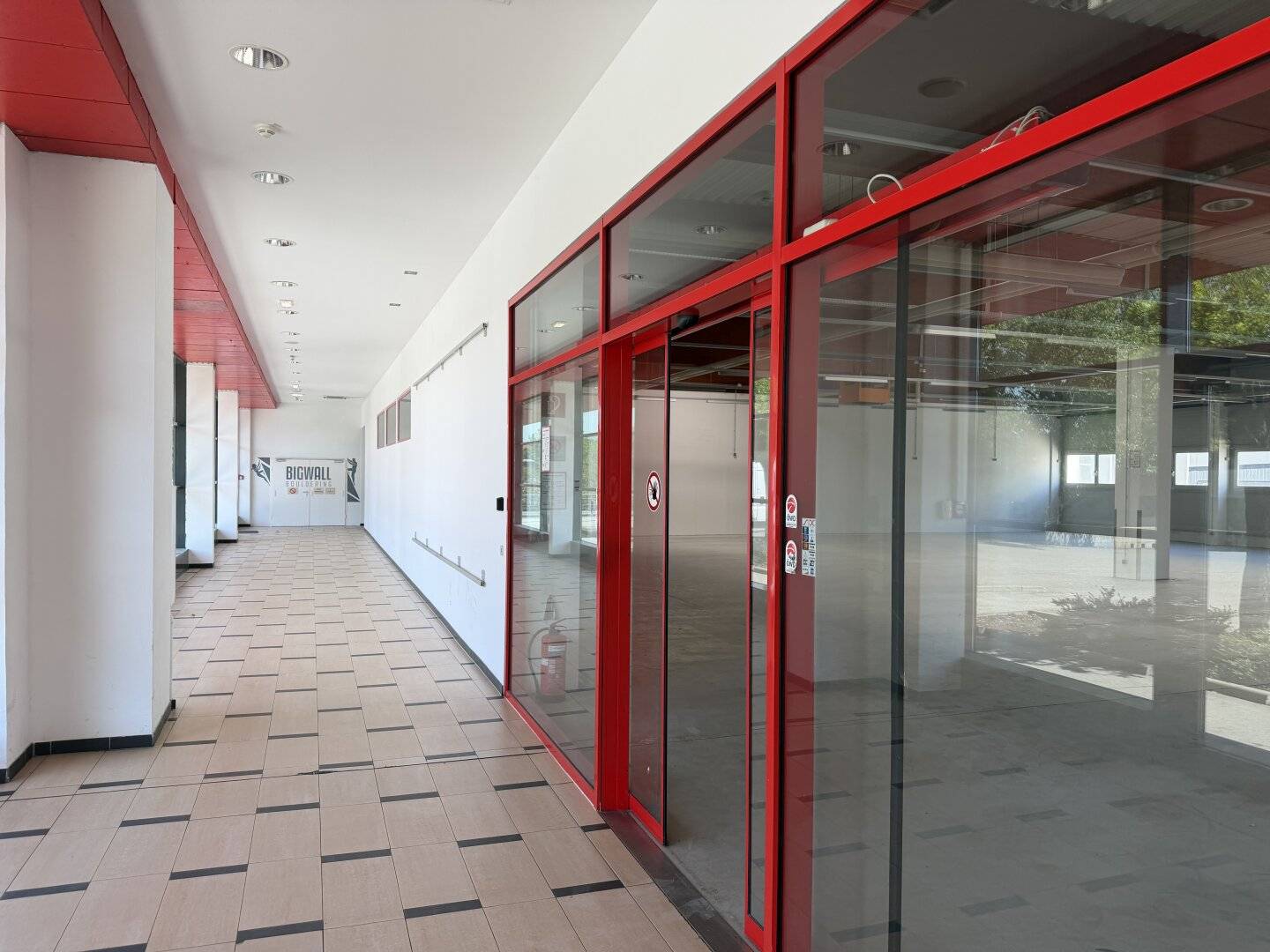 Einkaufs und Sportzentrum
