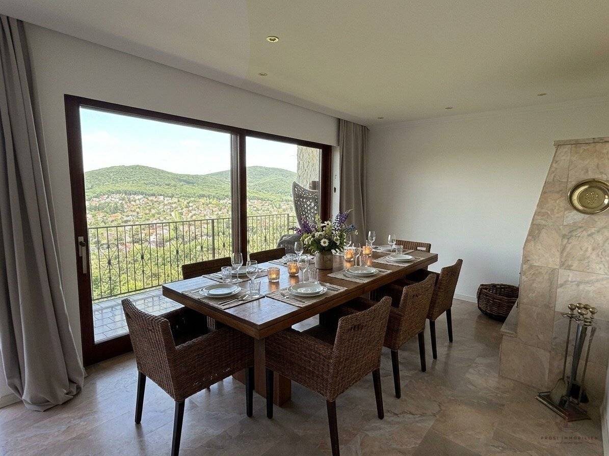 *Panorama-Luxus: großzügiges Haus mit unverbaubarem Blick im 14. Bezirk*