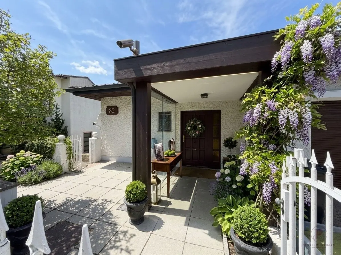 VIENNA 14th DISTRICT (PENZING): EXCLUSIVE SEMI-DETACHED HOUSE WITH PRIVATE GARDEN &amp; SUNNY TERRACE IN PRIME LOCATION