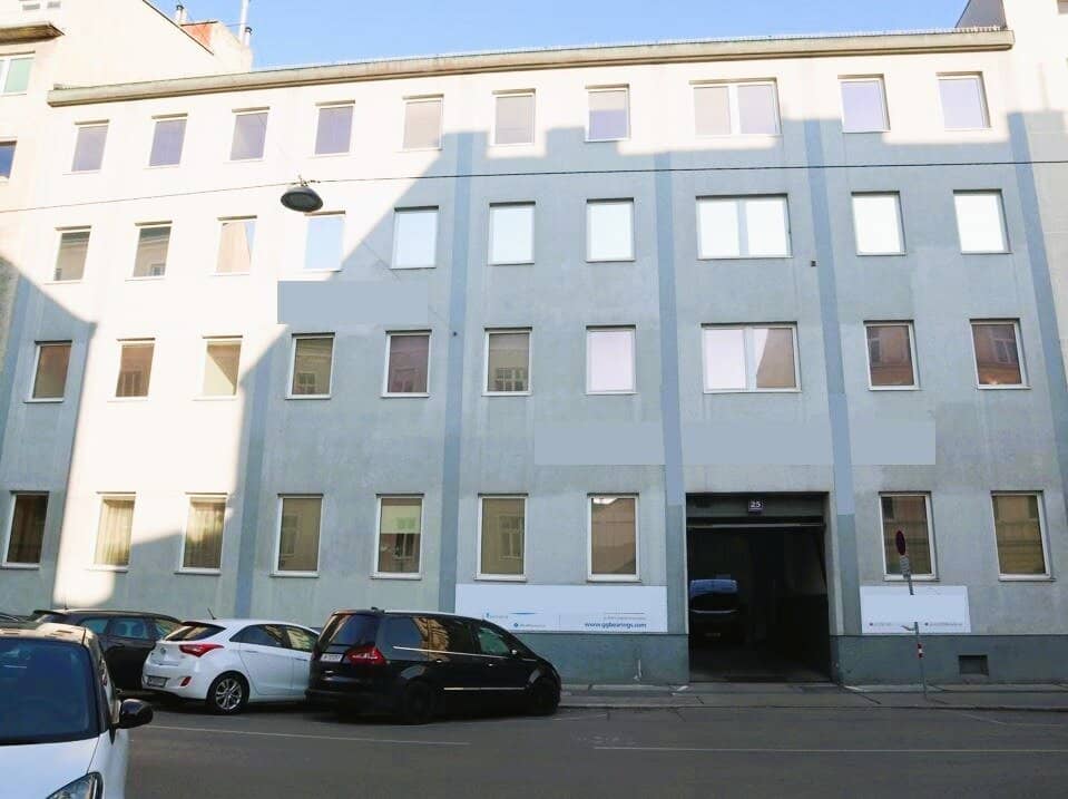 Industriehalle mit ca. 7m Raumhöhe
