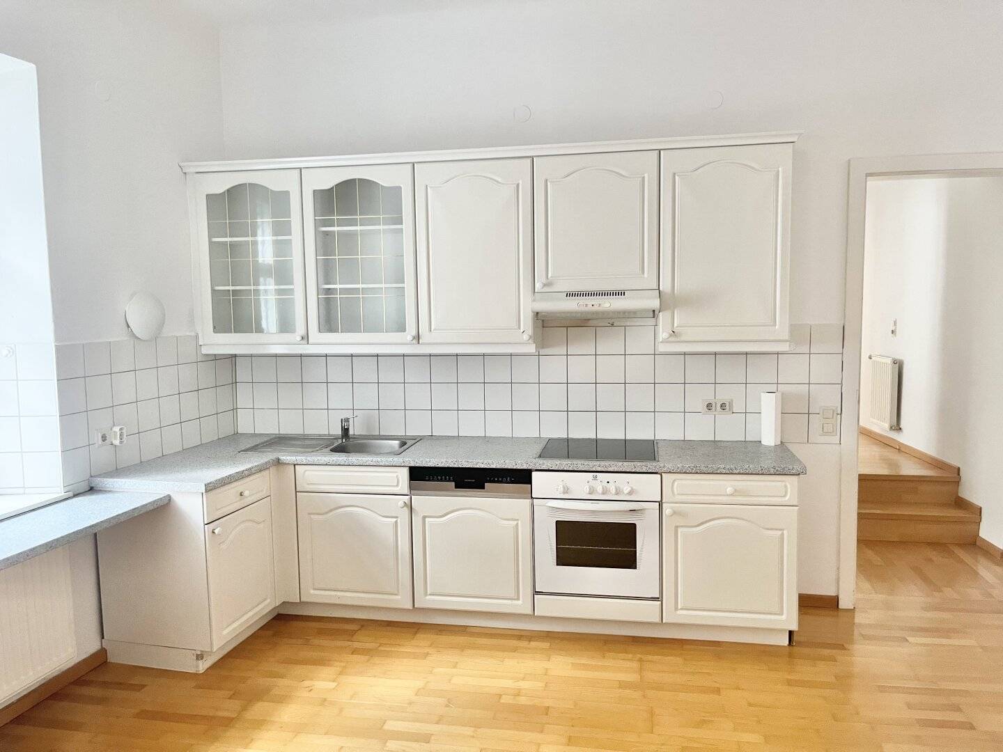 Charmante 2-Zimmer-Altbauwohnung mit Gewölbedecken und großzügigem Wohnbereich in zentraler Lage von Perchtoldsdorf