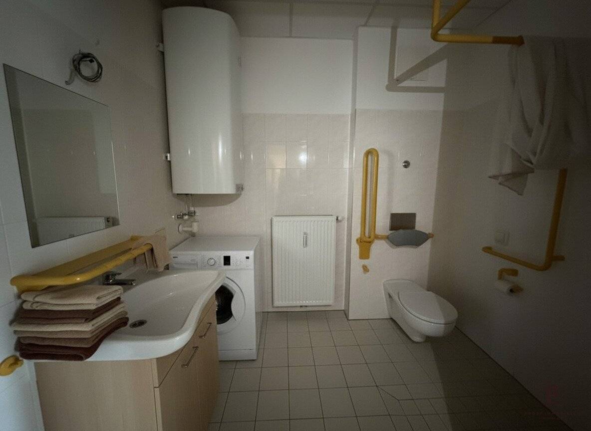 *Gewerbeeinheit mit 71 m² im Ärztezentrum Feldkirchen provisionsfreie Anmietung*