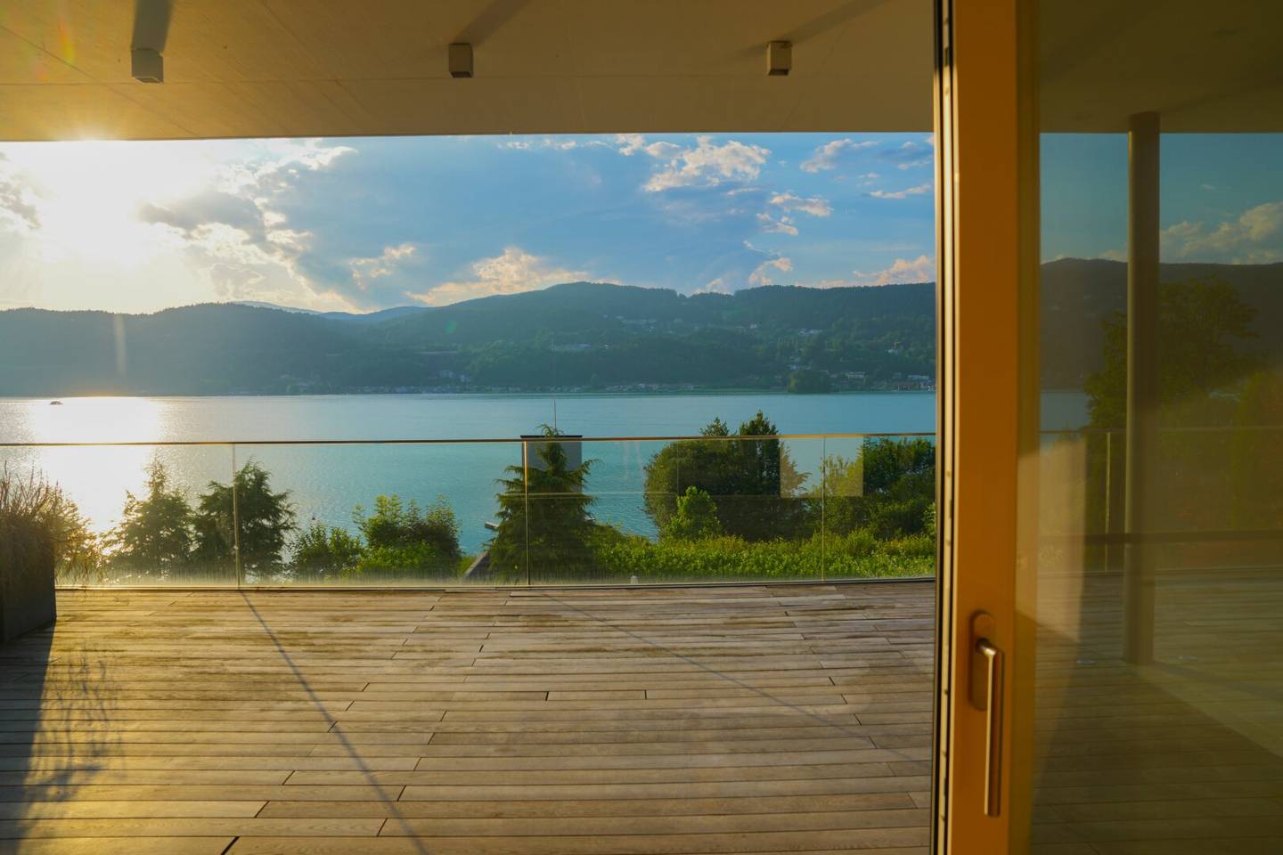 TOP ANLAGE - Sonnigste Seewohnung am wunderschönen Wörthersee - Nähe VELDEN