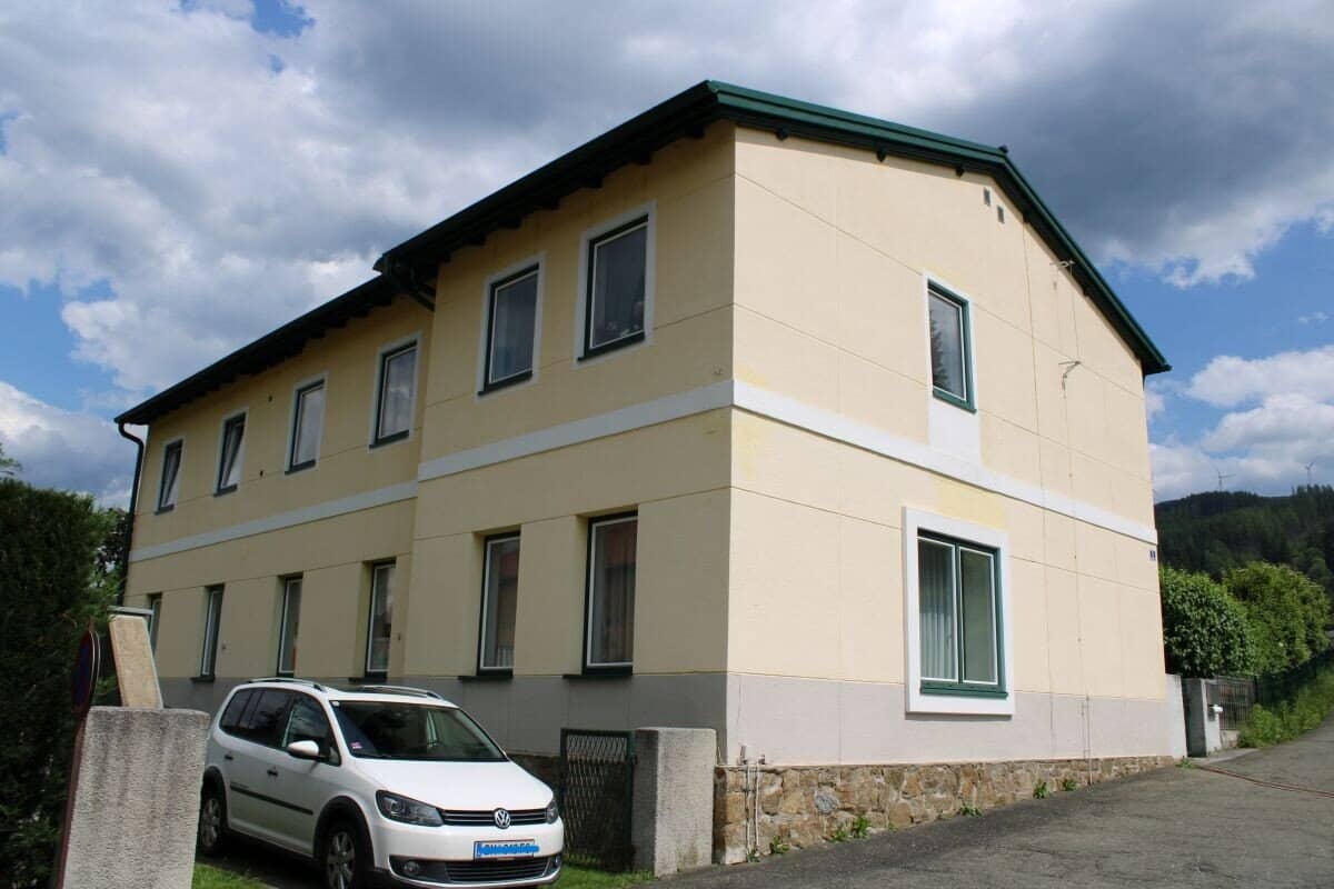 Charmantes Ein- / Zweifamilienhaus mit Garten in Ruhelage in Sankt Barbara – Sanierung des Kellers notwendig!