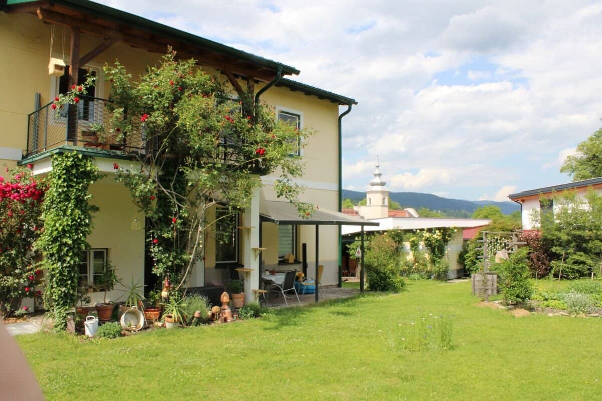 Charmantes Ein- / Zweifamilienhaus mit Garten in Ruhelage in Sankt Barbara – Sanierung des Kellers notwendig!