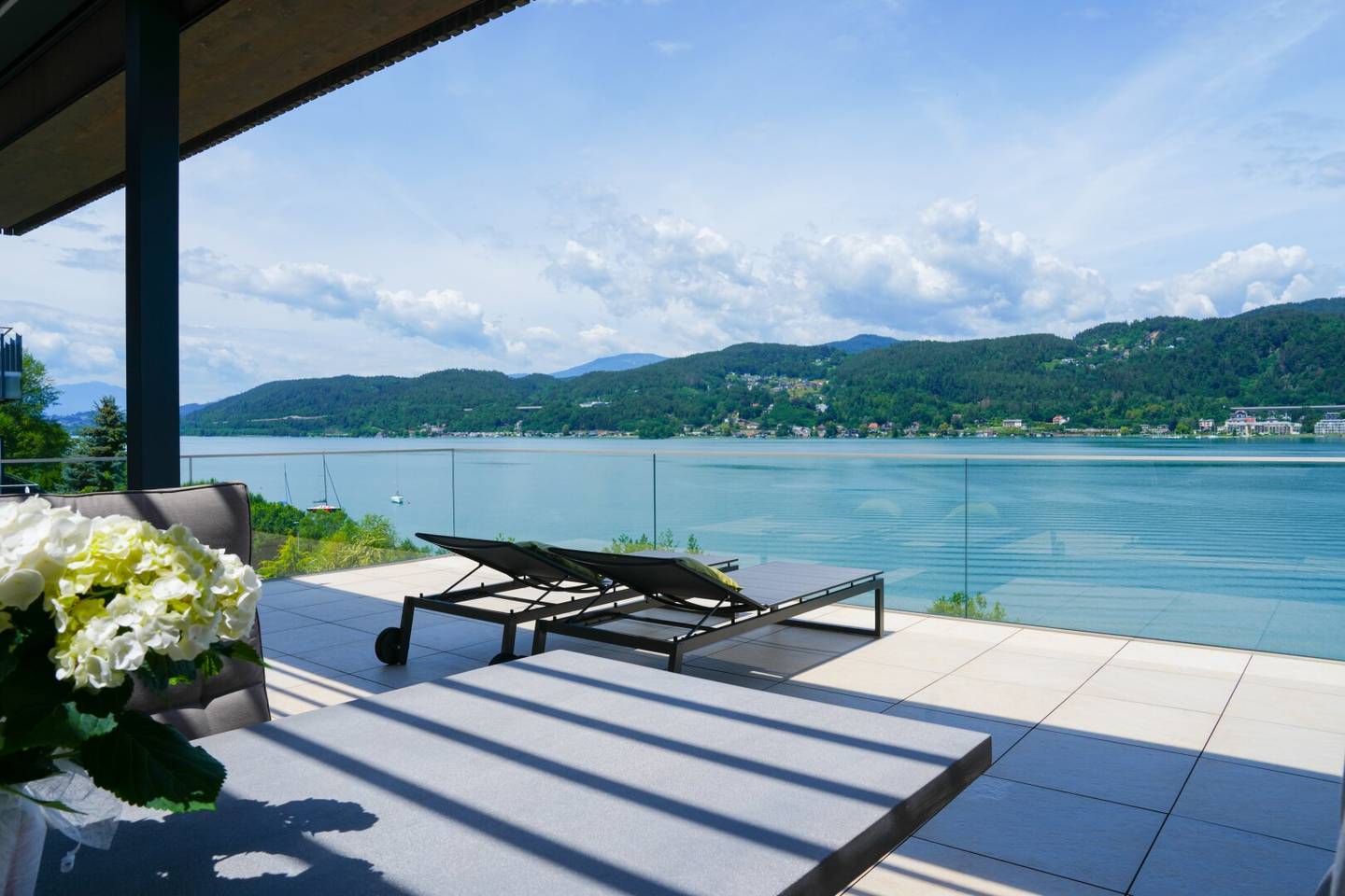 Wörthersee PENTHOUSE mit gigantischer 60 qm Seeblickterrasse neben dem begehrten Golfplatz DELLACH