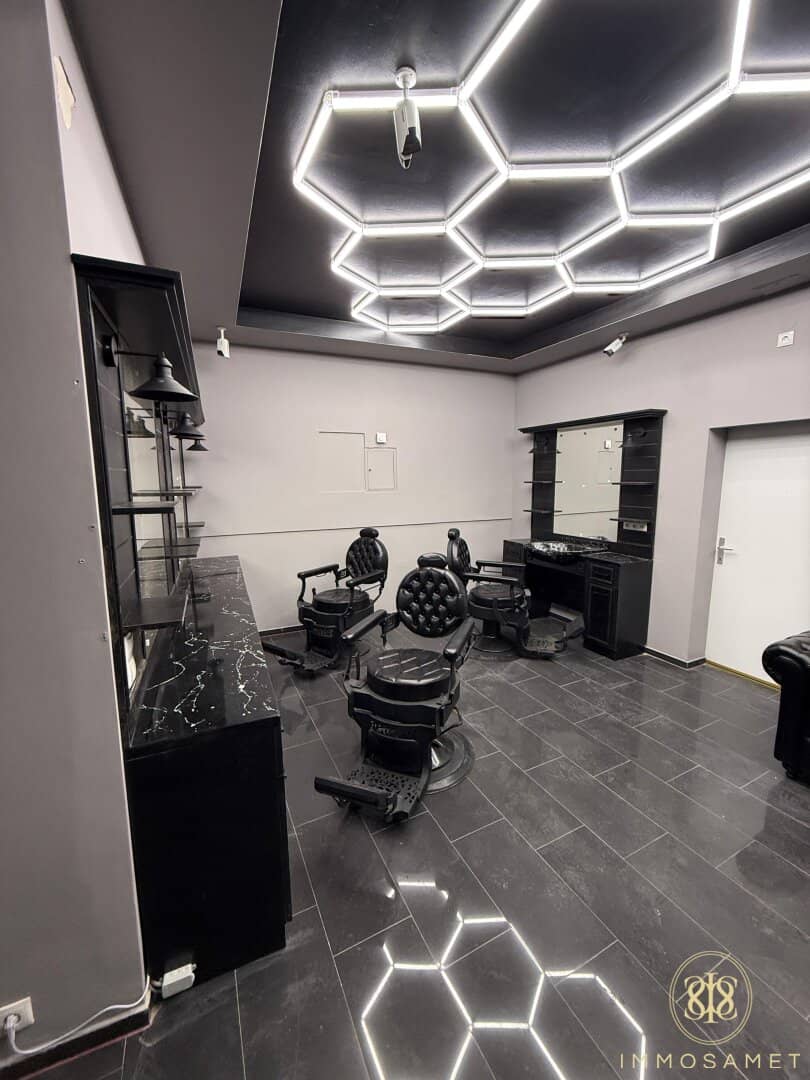 Hochwertig renovierter Salon in perfekter Lage gelangt zur Vermietung - um nur 853€!