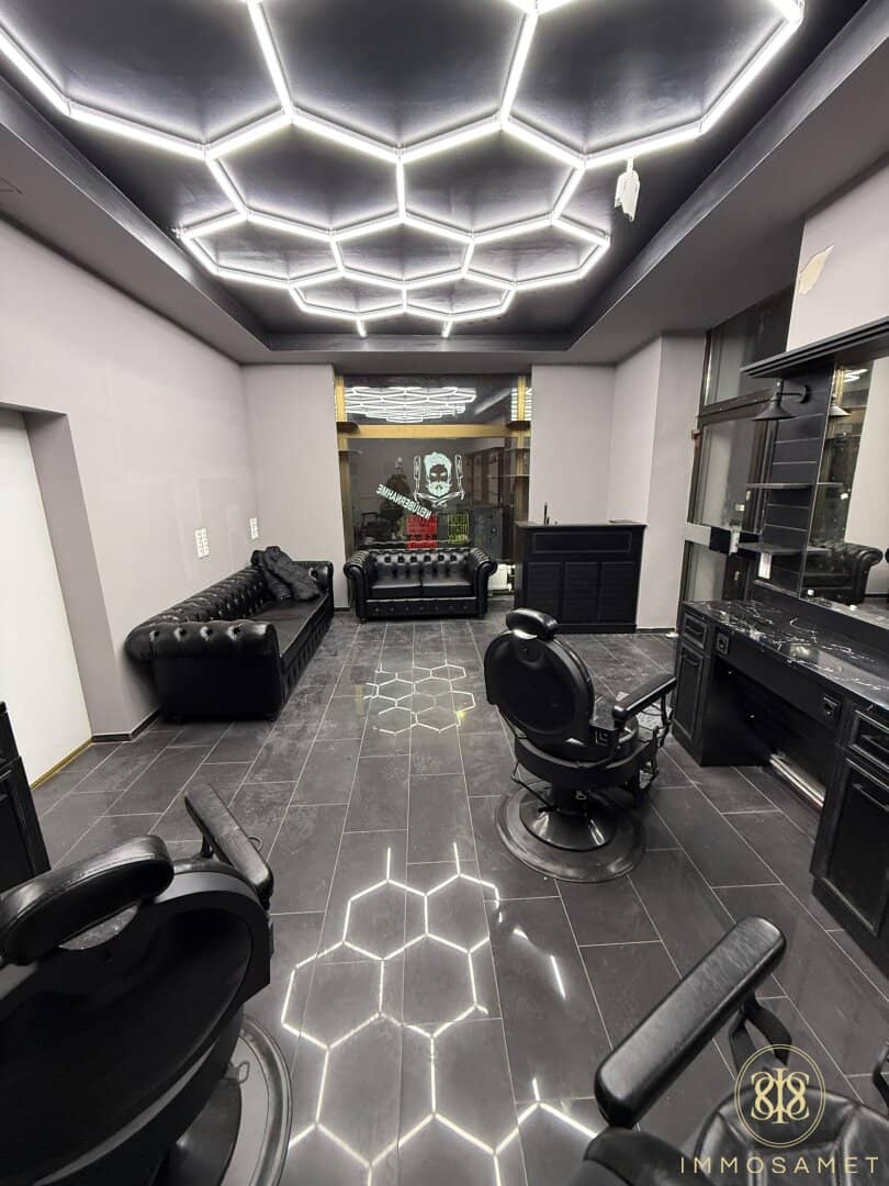 Hochwertig renovierter Salon in perfekter Lage gelangt zur Vermietung - um nur 853€!