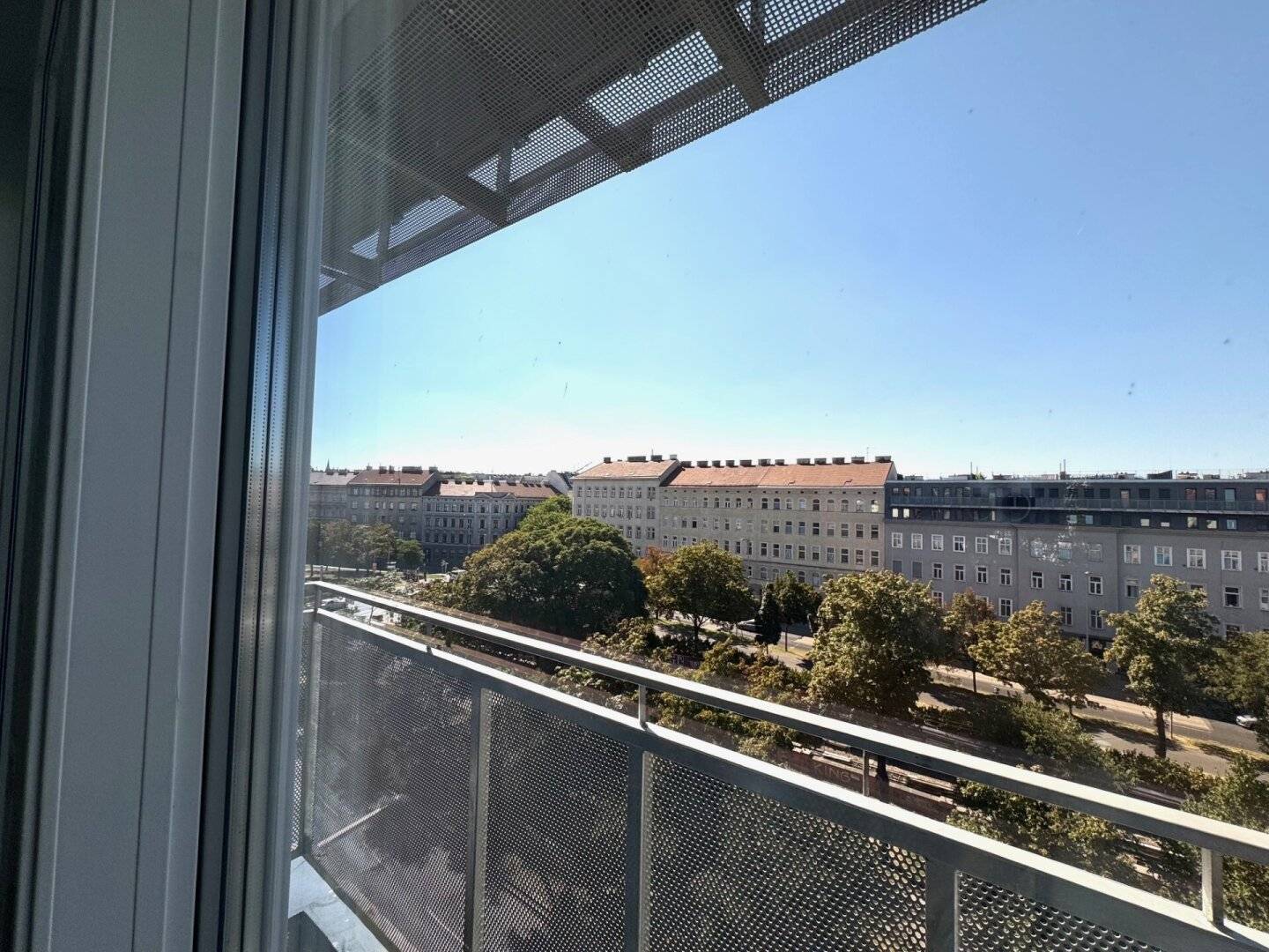 Gürtel neu interpretiert – Wohnprojekt der Extraklasse, smarte Wohnlösung – modernes, geräumiges Studio mit privater Terrasse & sensationellem Stadtblick