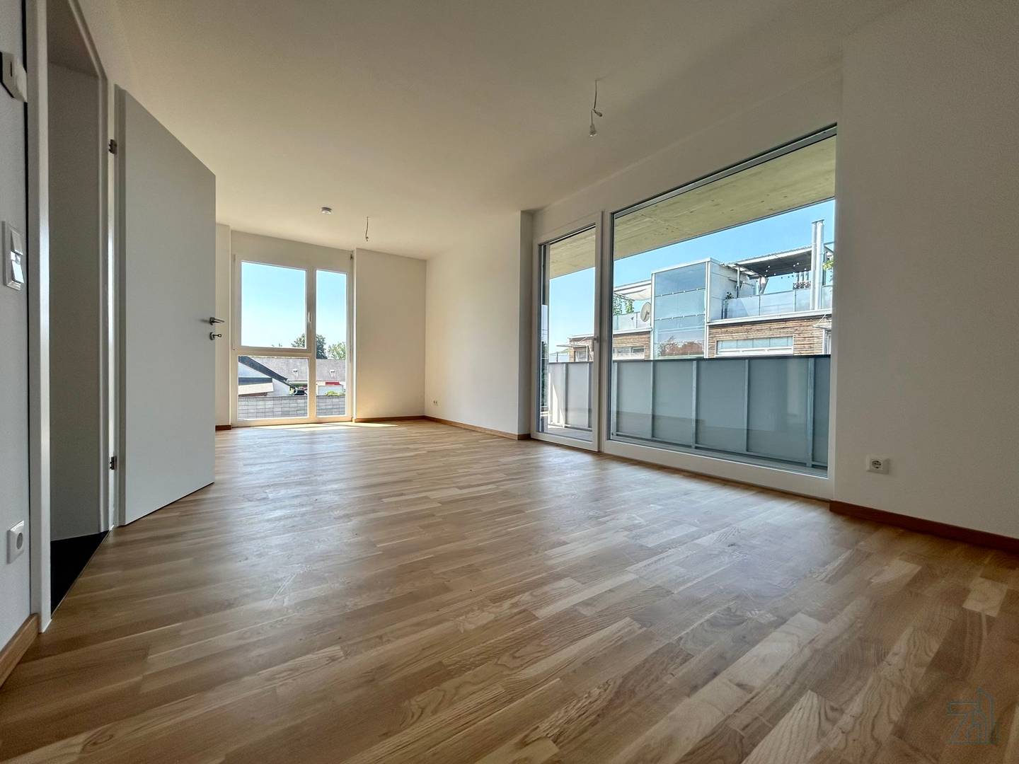 Erstbezug Wohnung mit großem Balkon