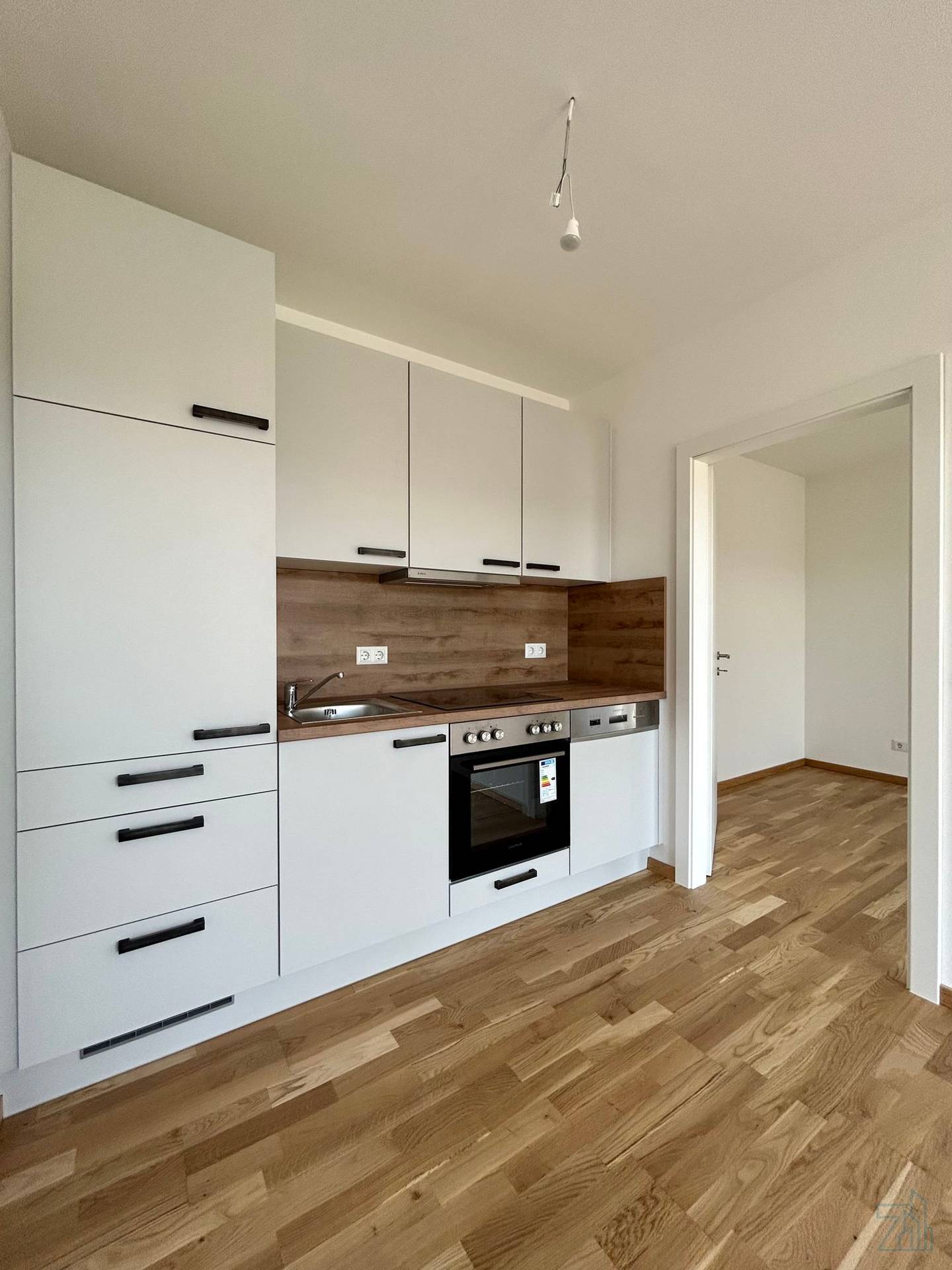 Wohnung Erstbezug mit Balkon und moderner Küche