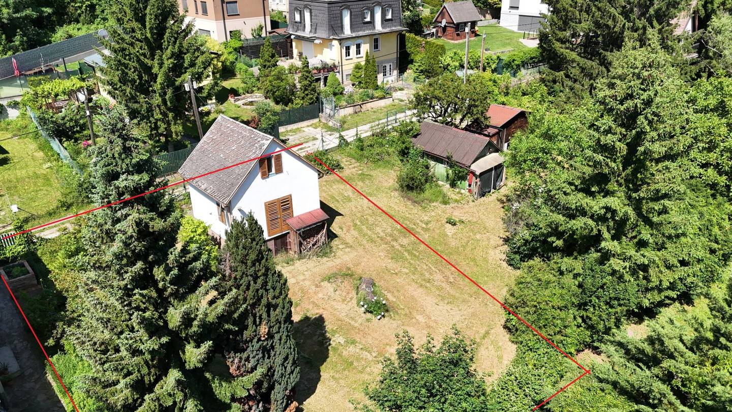 RARE OPPORTUNITY: Charming allotment garden plot in Hietzing green and quiet location with great development potential (Ober St. Veit)