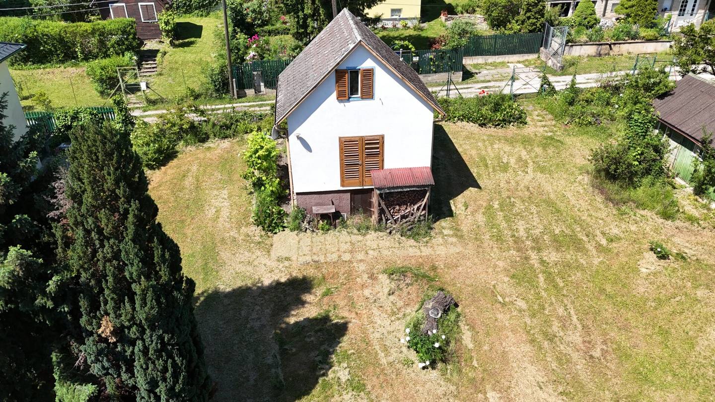 RARE OPPORTUNITY: Charming allotment garden plot in Hietzing green and quiet location with great development potential (Ober St. Veit)