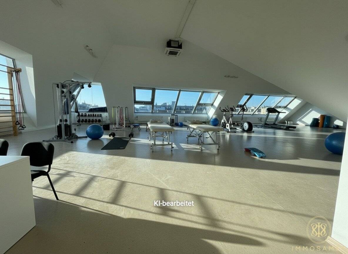 Therapieräume/ Pilatesstudio/ Atelier: Absolutes Lichtjuwel im Dachgeschoss zur Vermietung