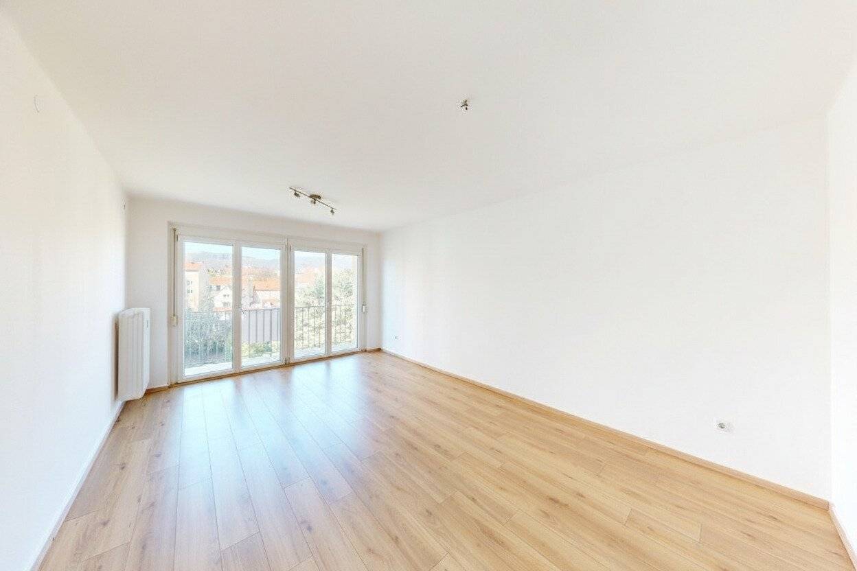 3-Zimmer-Balkonwohnung mit Innenhoflage und Stellplatz - alle Zimmer getrennt begehbar