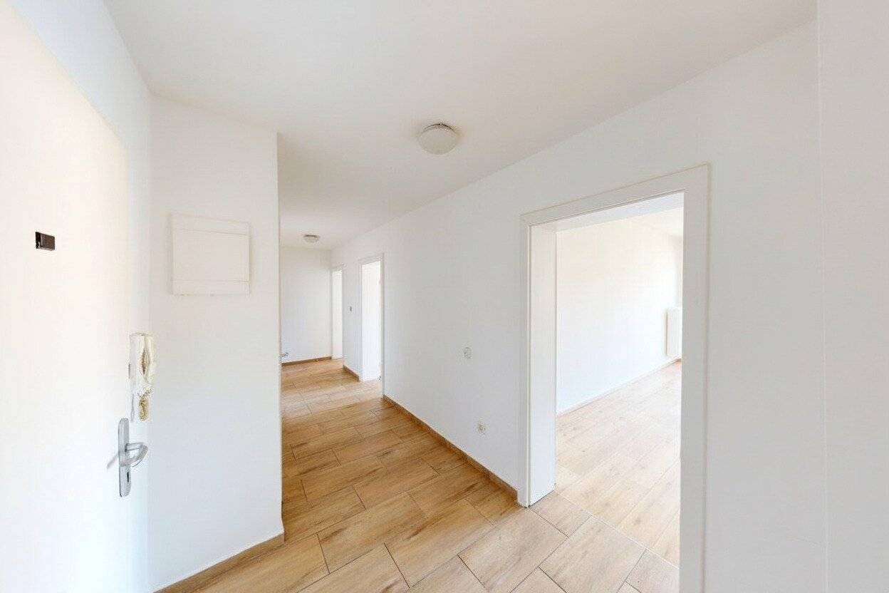 3-Zimmer-Balkonwohnung mit Innenhoflage und Stellplatz - alle Zimmer getrennt begehbar