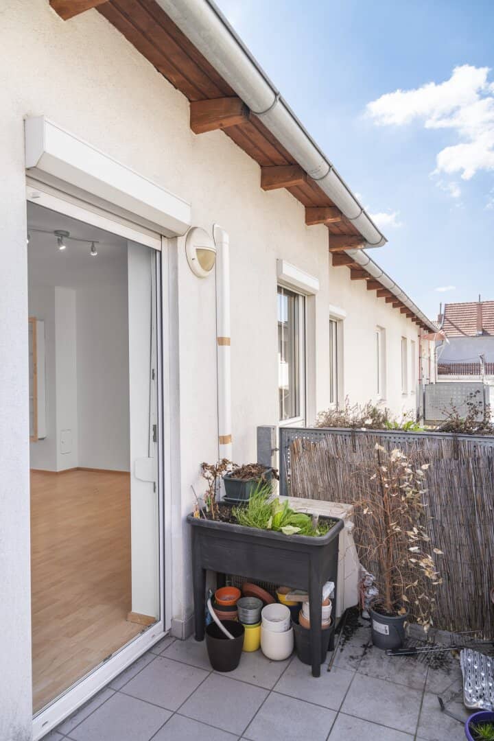 2-Zimmer-Wohnung in ruhiger Lage – Balkon, Klima & Garagenplatz