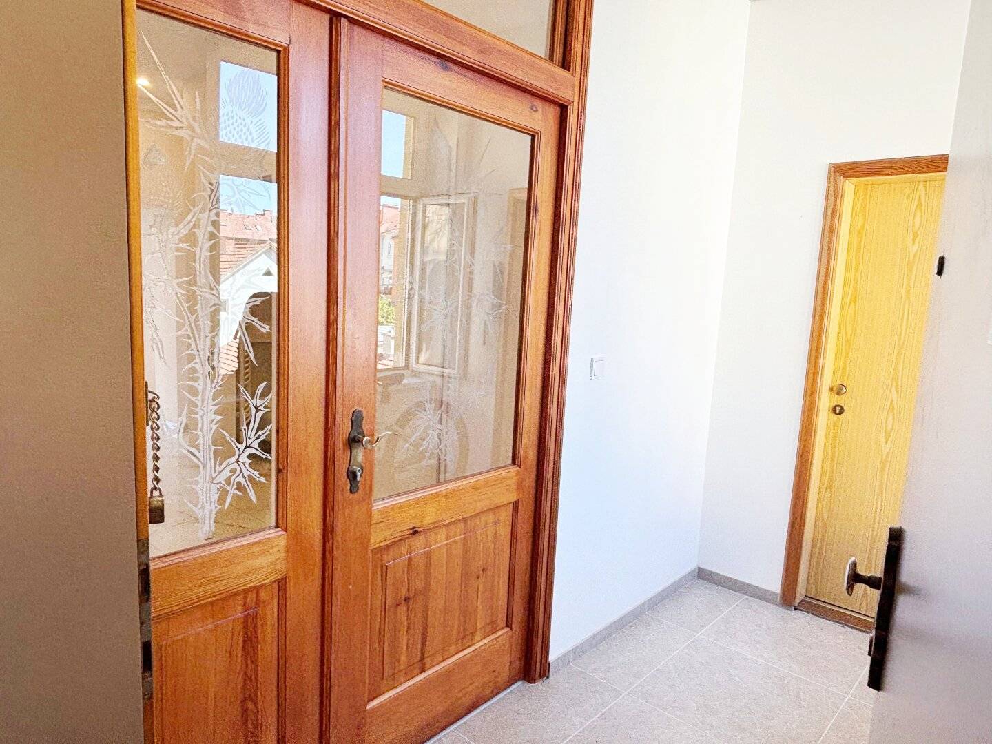 Perfekt für Investoren (WG geeignet) oder zur Eigennutzung: sonnige 4-Zimmer Altbauwohnung mit toller Raumaufteilung - frisch saniert!