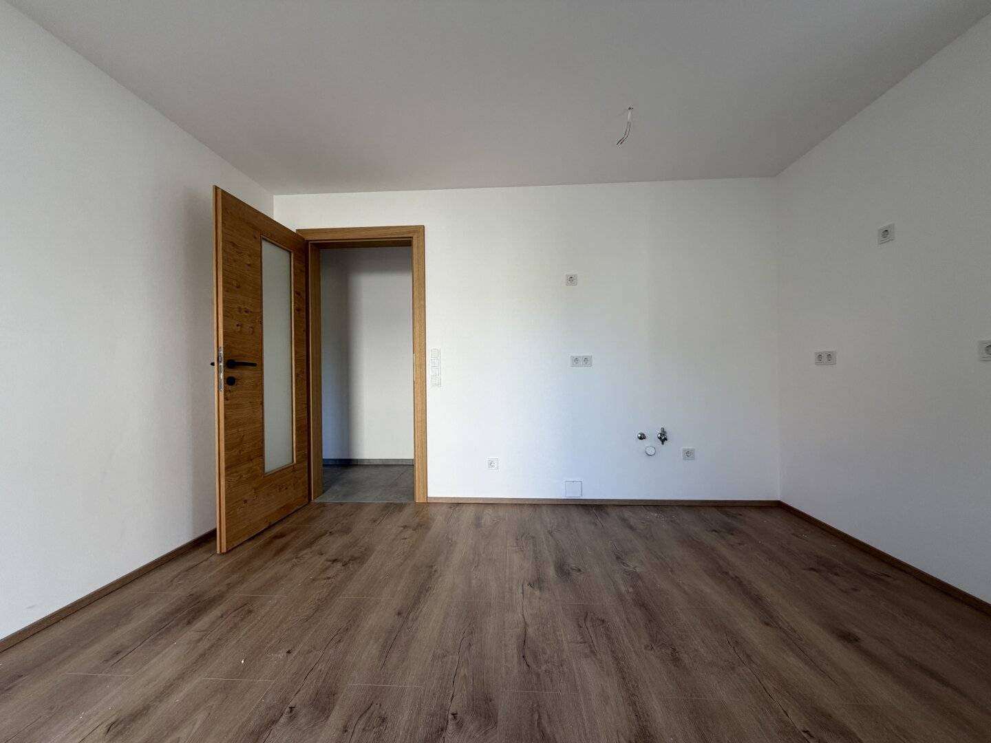 Hochwertige Neubauwohnung mit Eigengarten und Carpot, wohnen in absoluter Ruhe- und Grünlage