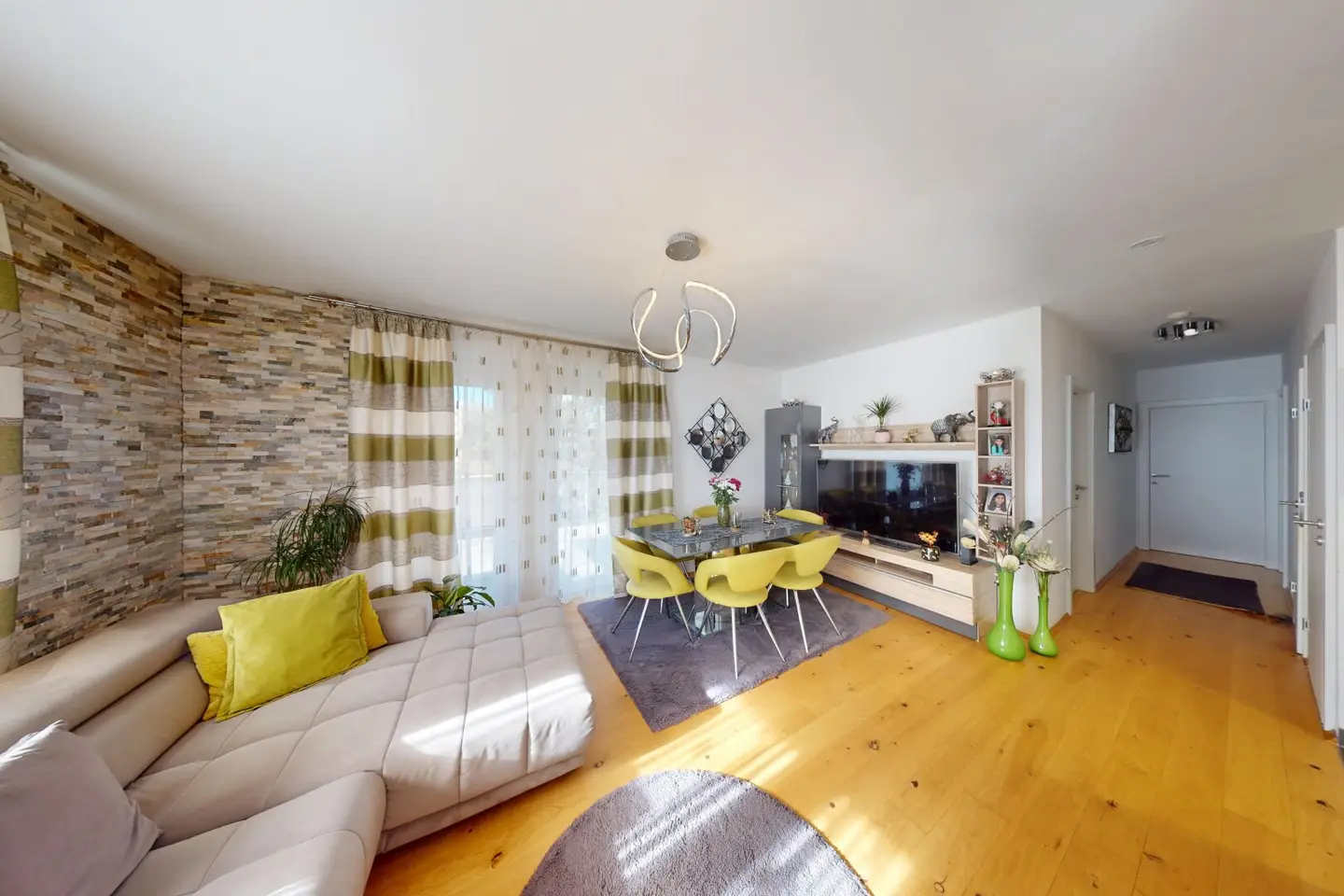 Dachterrassenwohnung mit besonderem Flair – 4 Zimmer & rund 86 m² Terrasse