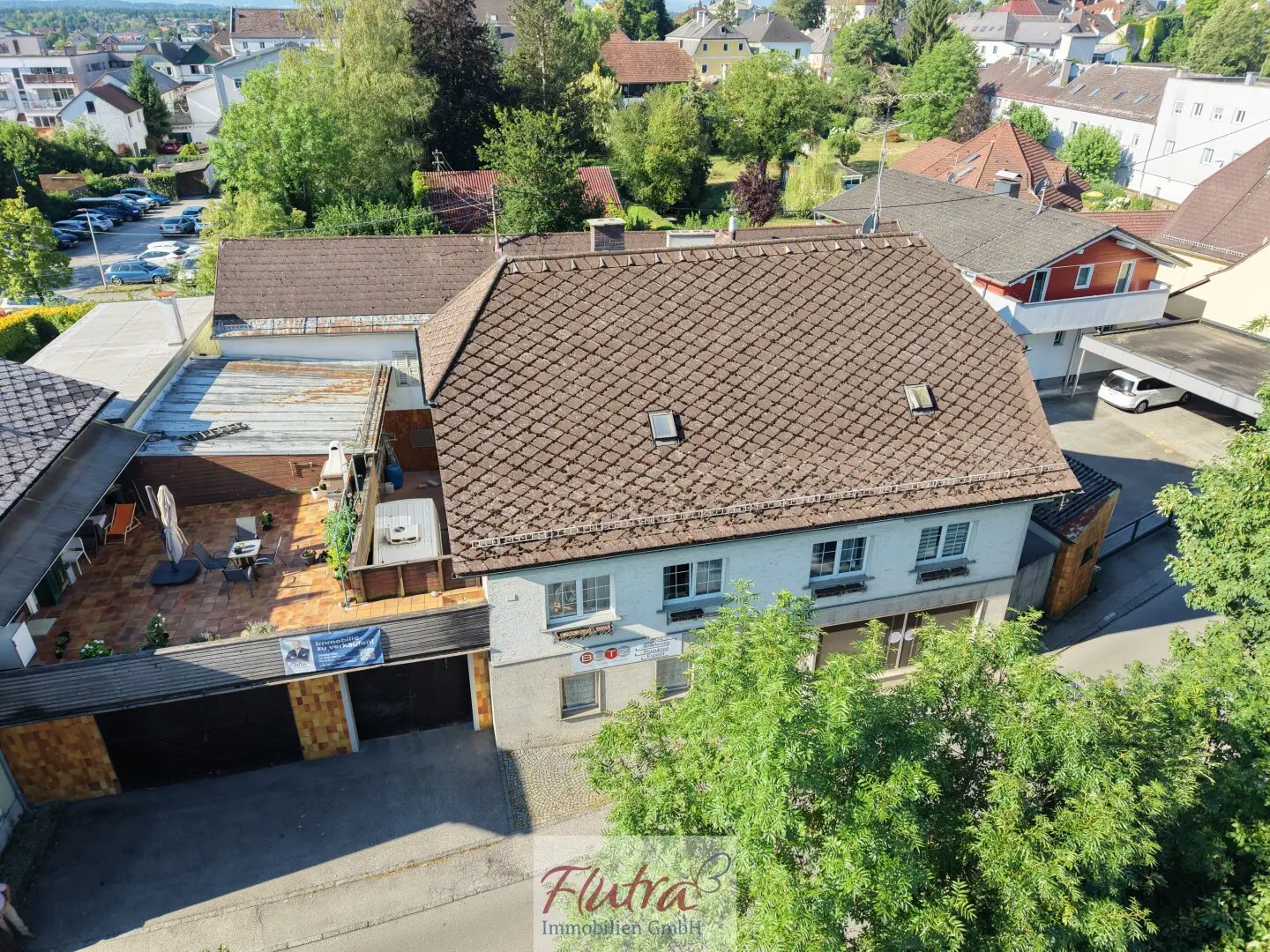 Ehemalige Betriebsliegenschaft mit Produktions- Verkaufs- und Lagerflächen + Wohnung
