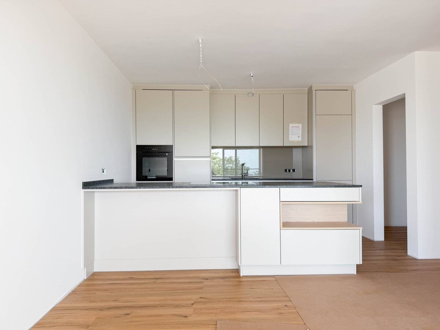 Exklusiver Erstbezug mit XXL Balkon, zwei Stellplätzen und herrlichem Fernblick
