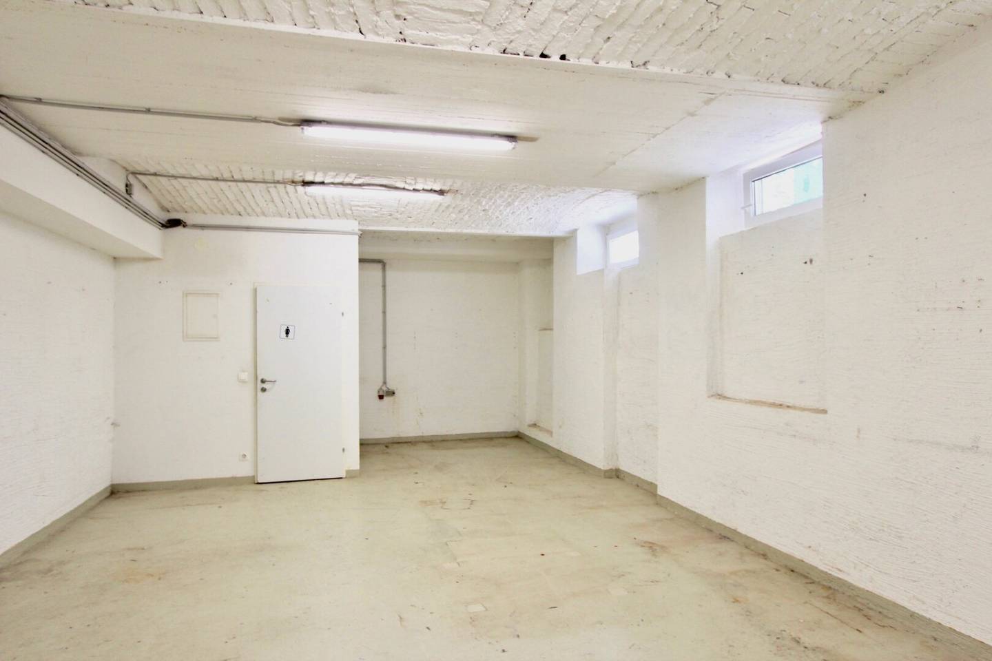 Hübsches Souterrain Atelier/Werkstätte! Nähe Einsiedlerpark!