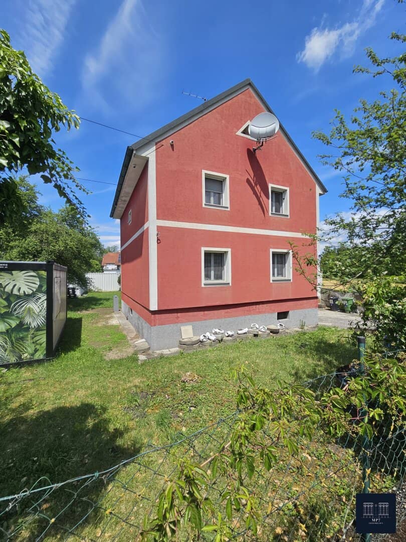 Modernisiertes Einfamilienhaus mit großem Grundstück nahe Linzer Wasserwald