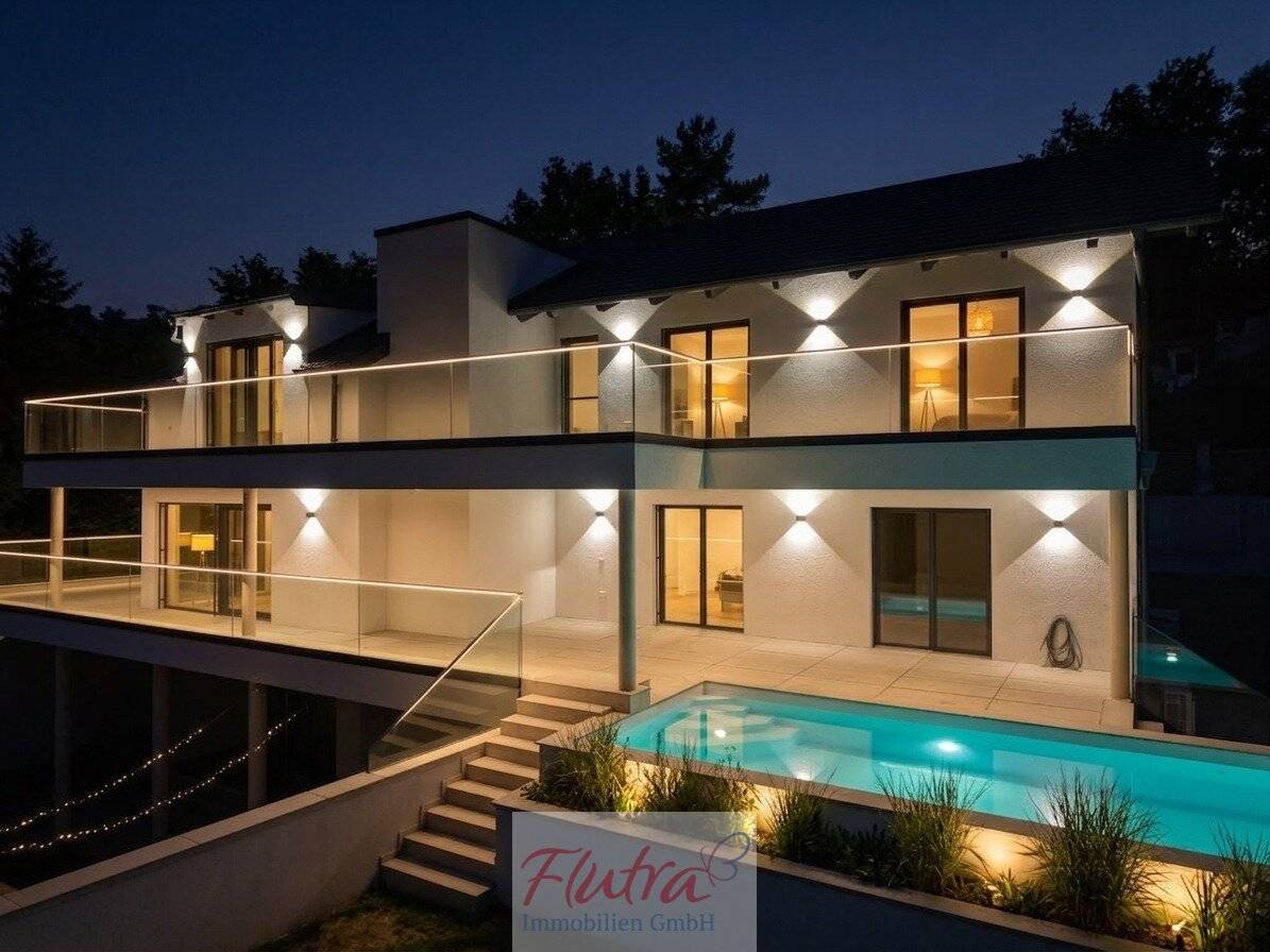 Luxus Villa mit 2 Einheiten und jeweils einem Pool, Terrasse, Doppelgarage uvm. in Altlichtenberg!