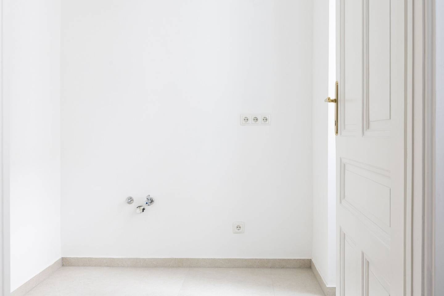 Super geschnittene Altbauwohnung im hippen Stuwerviertel