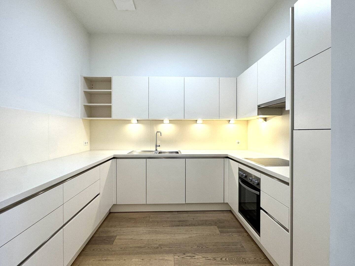 Bezugsfertig: Exklusives Designer-Loft auf der Hungerburg mit großzügiger Loggia & TG-Stellplatz