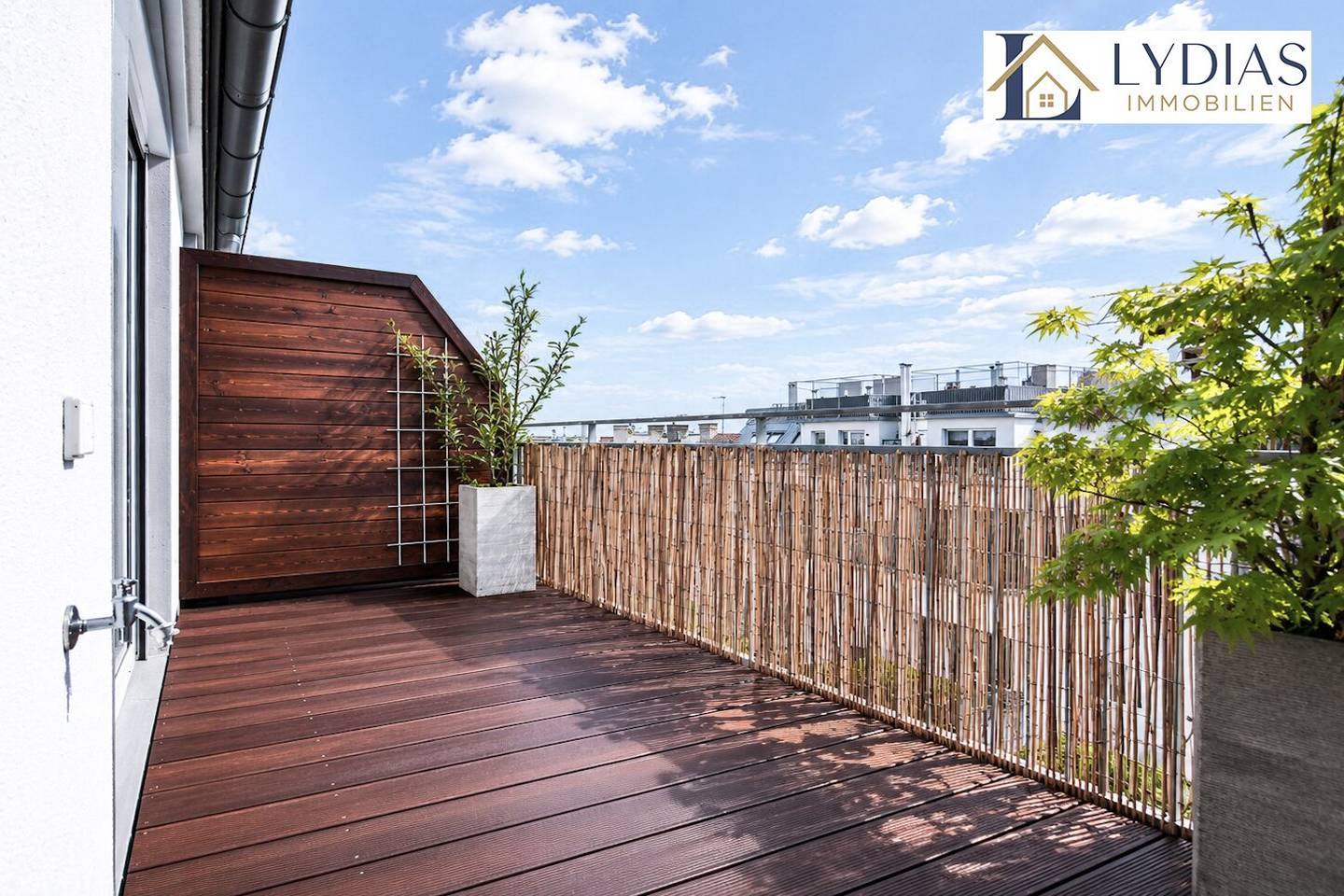 Traumhafte und ruhige DG-Wohnung 2-3 Zimmer mit Terrasse zum Innenhof, Top Lage und hervorragende Infrastruktur!