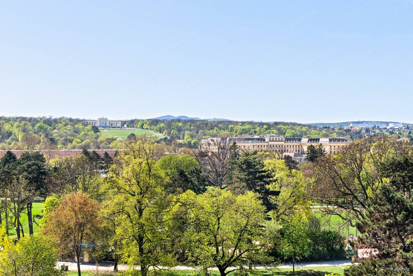 DG-Maisonette mit spektakulärem Fernblick über Schloss Schönbrunn & Gloriette