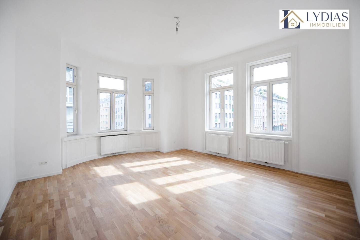 Traumhafte und sehr gepflegte 5-Zimmer-Altbauwohnung - zentrale Lage / Nähe U3-Station - Top Infrastruktur!