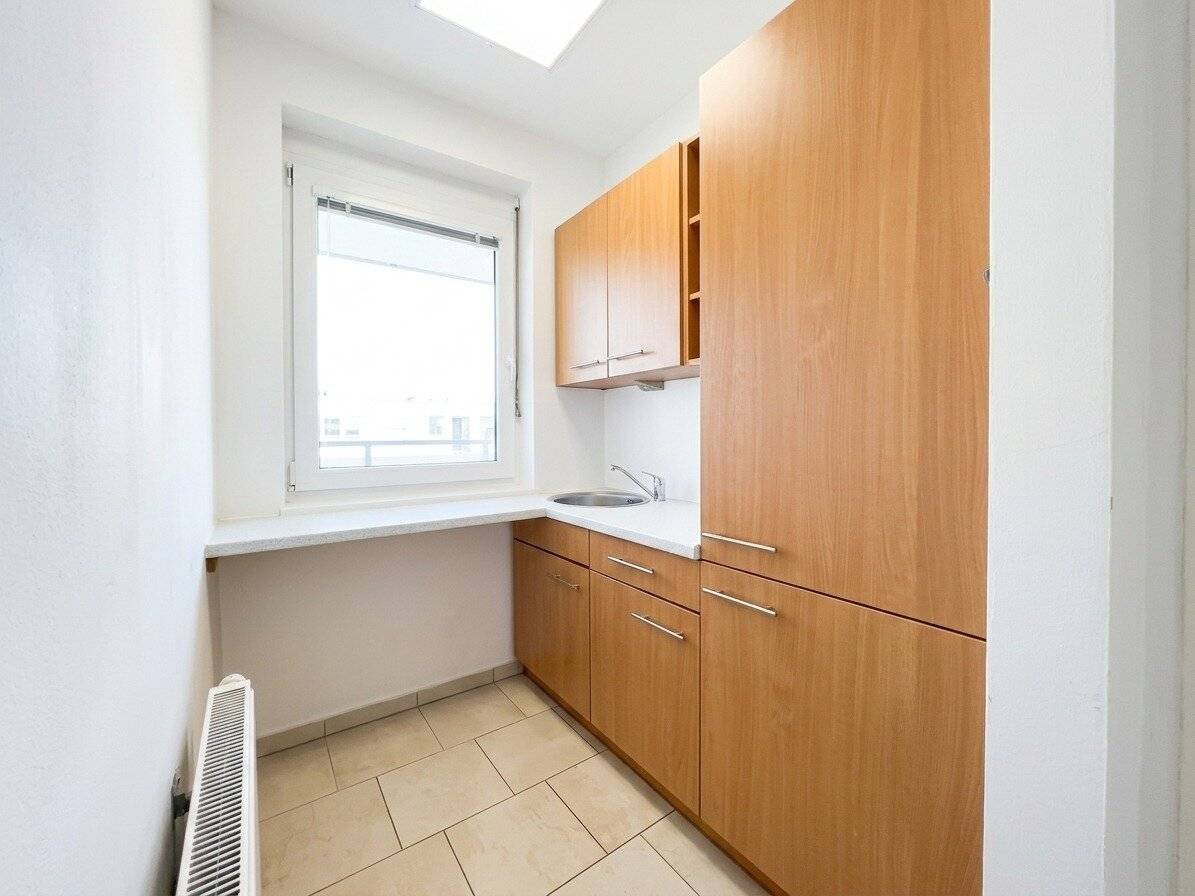 Gemütliche Garconniere mit Balkon gegenüber TU!