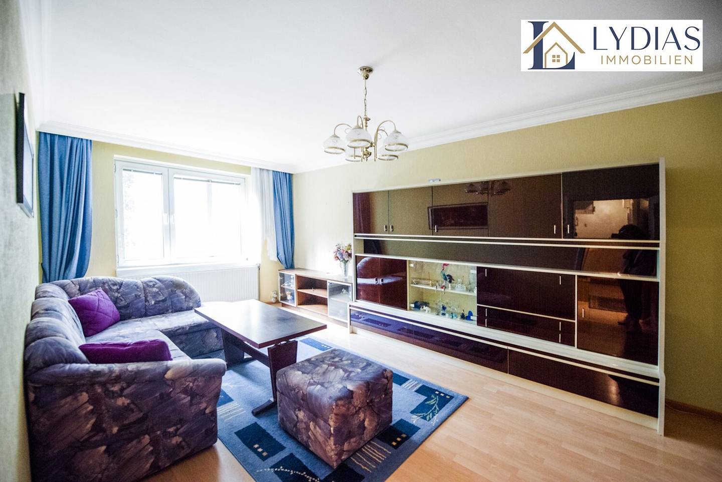 Gemütliche 2,5-Zimmer-Wohnung in ruhiger, begrünten Innenhoflage mit zwei Gemeinschaftsterrassen, Top Lage, Nähe U1 Südtiroler Platz