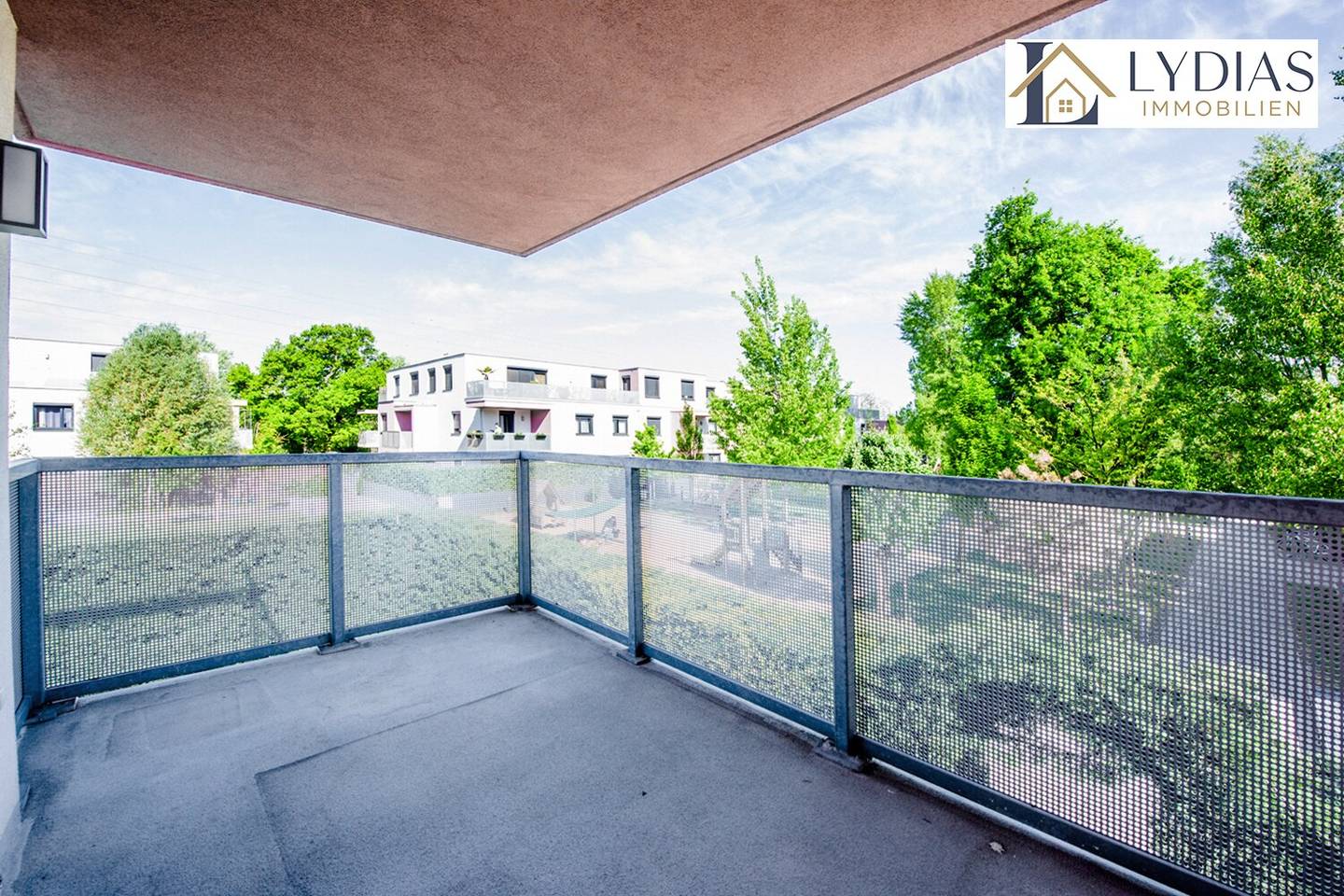 Stilvolle und ruhige 3-Zimmer-Wohnung mit großzügigem Balkon und Ausblick ins Grüne, BJ 2018, sehr gepflegt – Top-Infrastruktur!
