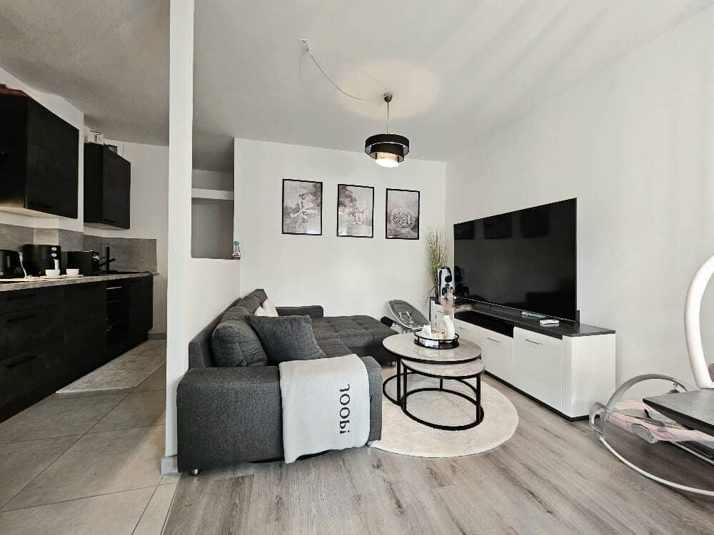 Charmante 2-Zimmer-Wohnung in Graz: Stadtblick, Parkett & Bad mit Fenster! Nur 145.000€!