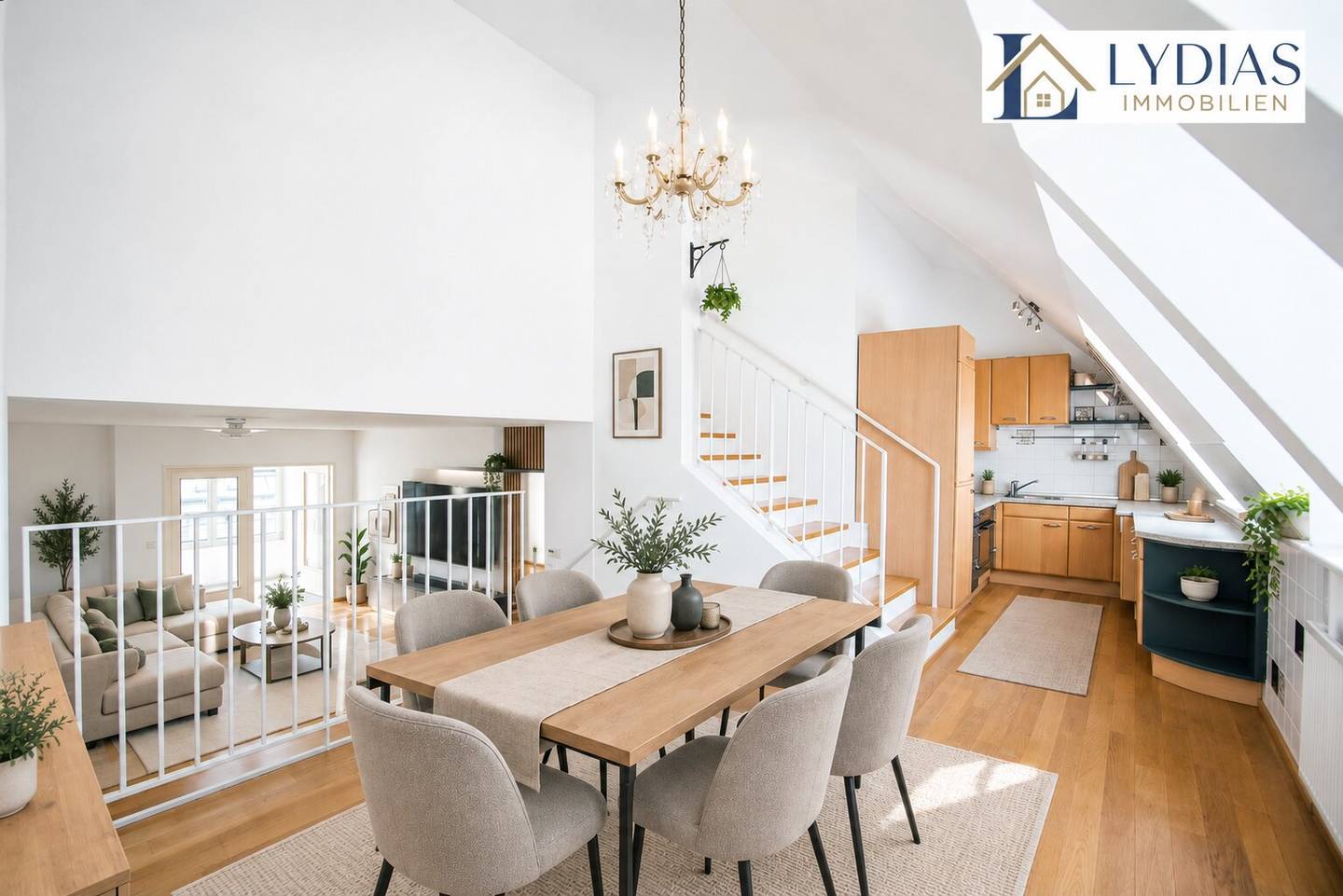 Traumhafte und helle DG-Wohnung mit 4 Zimmer und hofseitiger Terrasse - Top-Infrastruktur