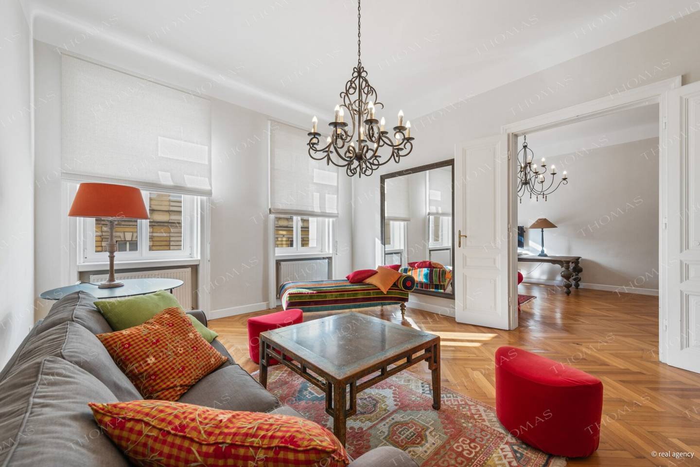 Elegant & zentral – Exklusiv möblierte Altbauwohnung im Servitenviertel