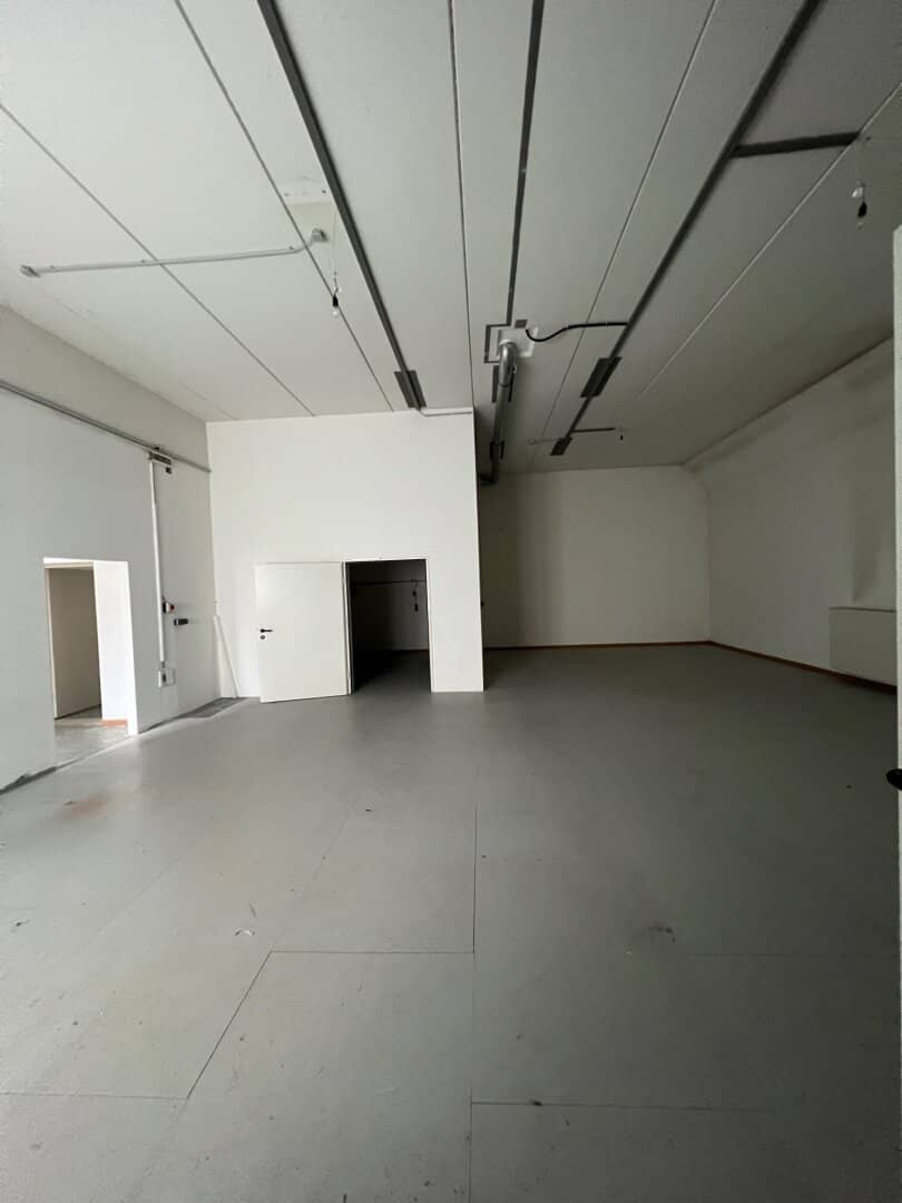 Gewerbeobjekt in St.-Peter mit Büro- und Hallenflächen